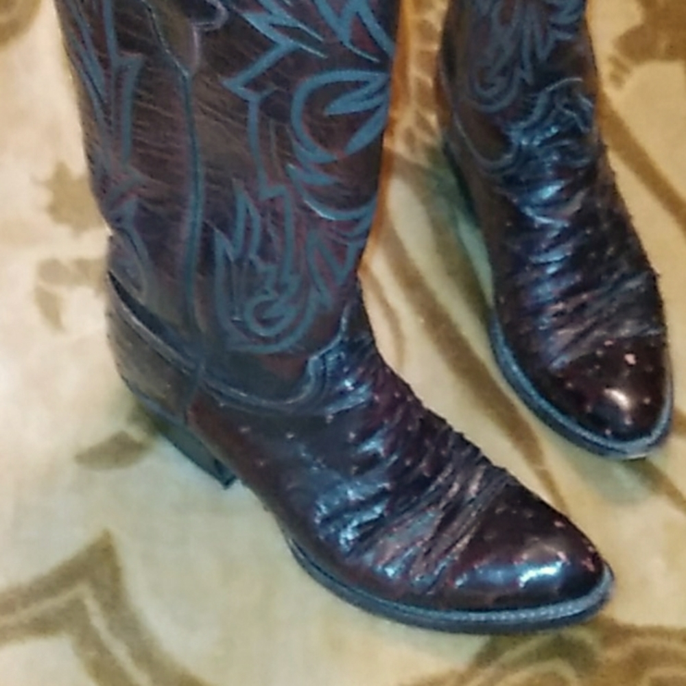 7 Lucchese Ostrich Black Cherry